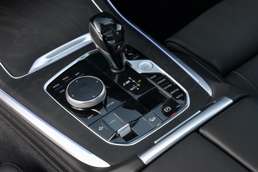 Детали интерьера BMW X7 M50d (G07) 2019 года  (ZA) (фото 14 из 26)